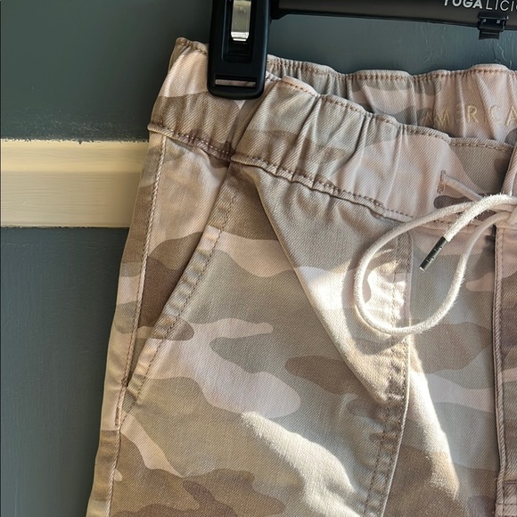 American Eagle Camo Pants - Picture 4 of 5